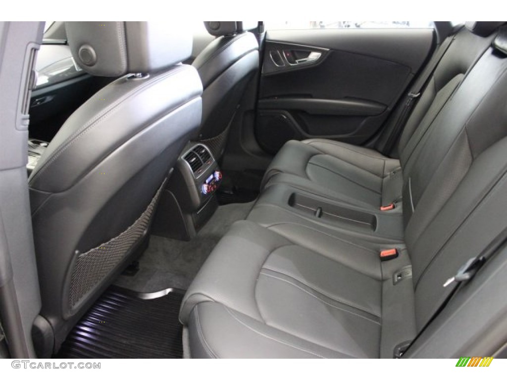 2014 Audi RS 7 4.0 TFSI quattro Rear Seat Photos