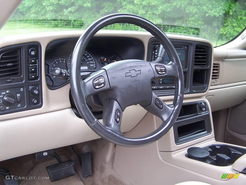 2005 Suburban 1500 Z71 4x4 - Black / Tan/Neutral photo #17