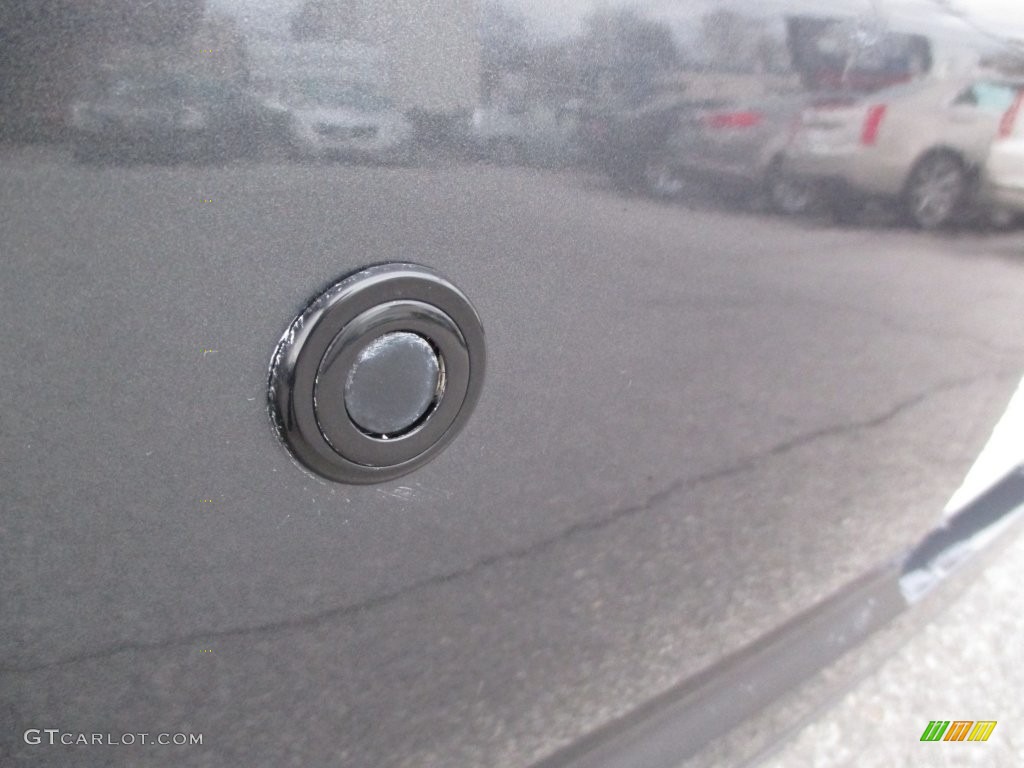 2010 Lucerne CXL - Cyber Gray Metallic / Titanium photo #40