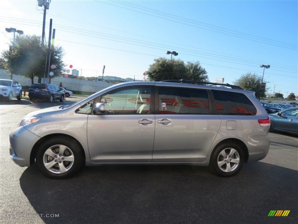 2014 Sienna LE - Silver Sky Metallic / Light Gray photo #5