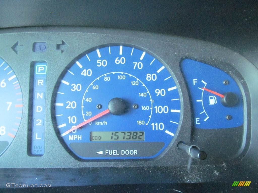 2003 Toyota Sienna LE Gauges Photos