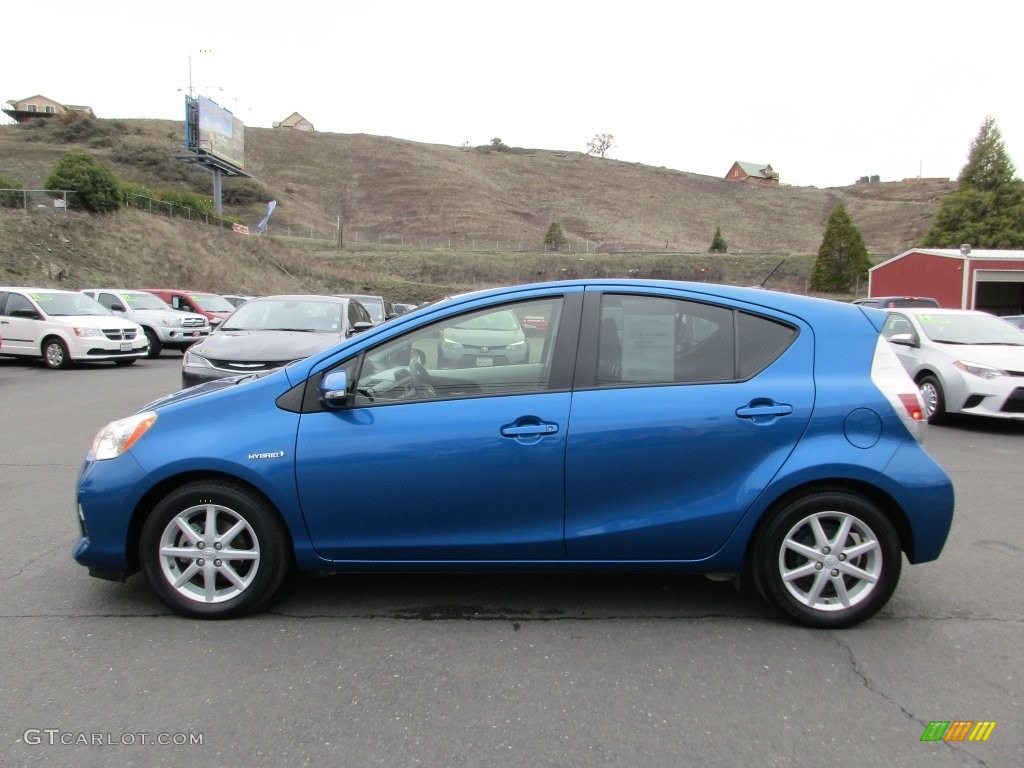 2012 Prius c Hybrid Three - Blue Streak Metallic / Light Blue Gray/Black photo #4