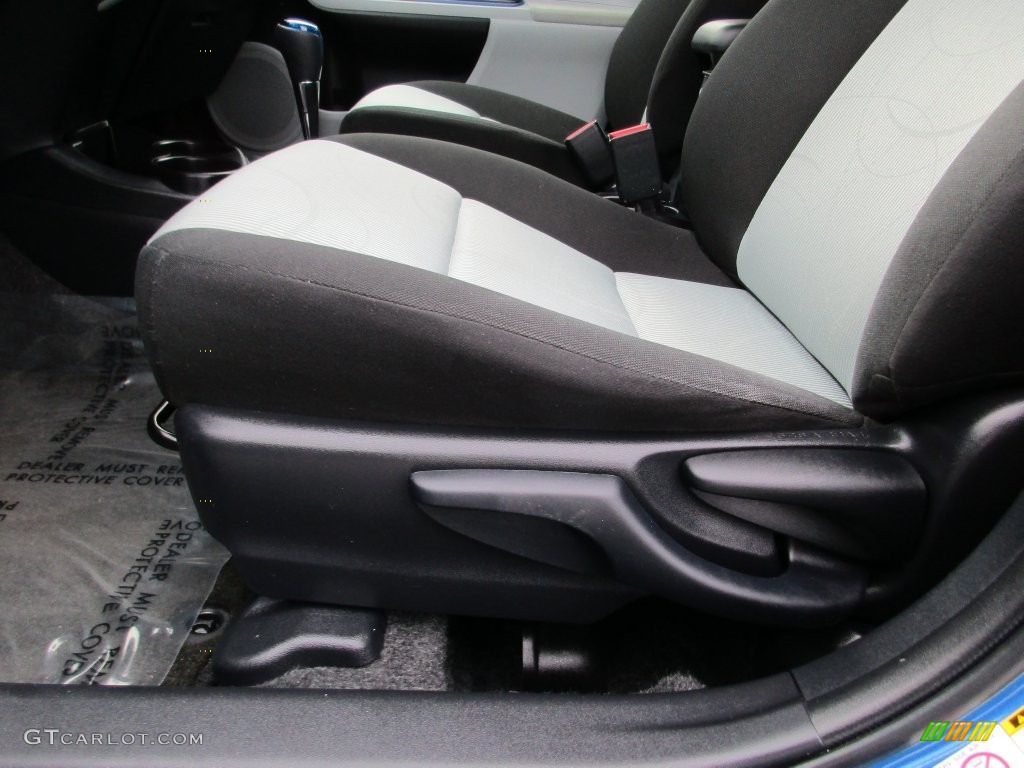 2012 Prius c Hybrid Three - Blue Streak Metallic / Light Blue Gray/Black photo #20