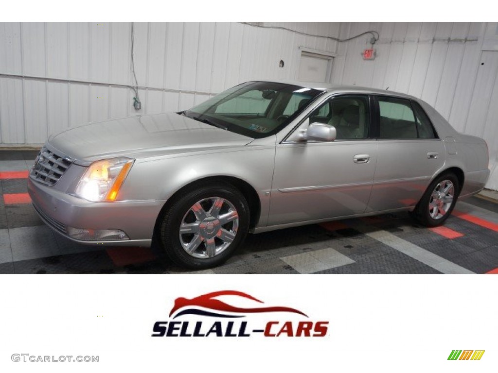 Light Platinum Metallic Cadillac DTS