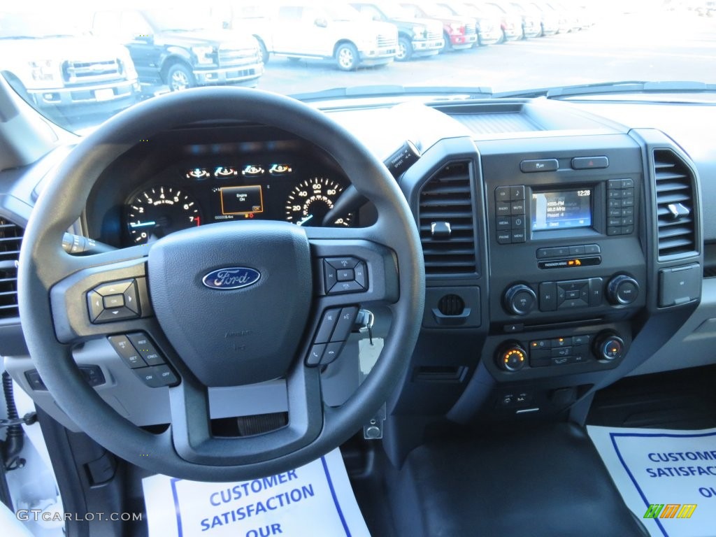 2015 F150 XL Regular Cab - Oxford White / Medium Earth Gray photo #17