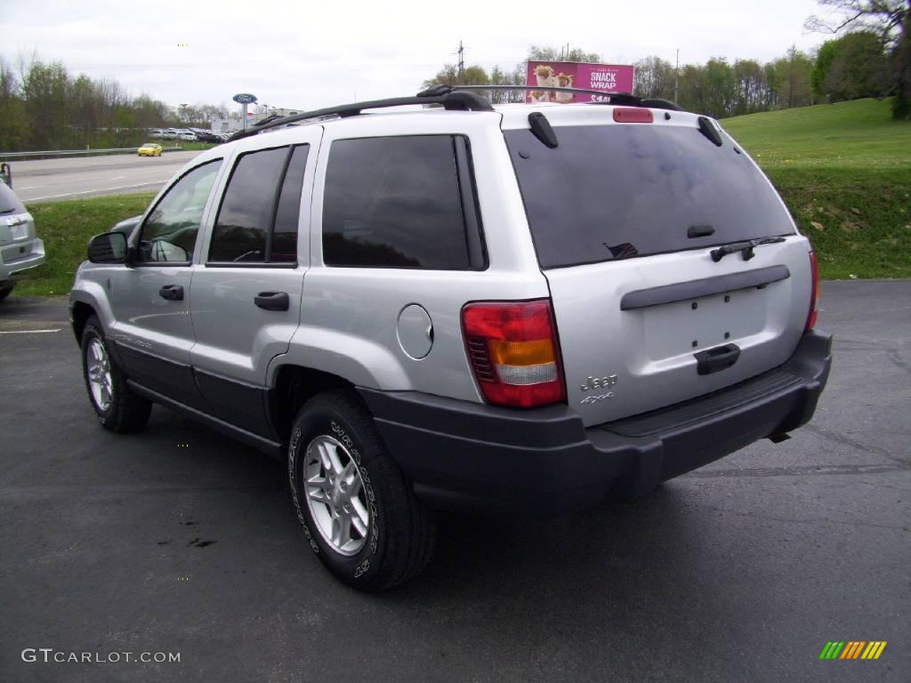 2004 Grand Cherokee Laredo 4x4 - Bright Silver Metallic / Dark Slate Gray photo #3