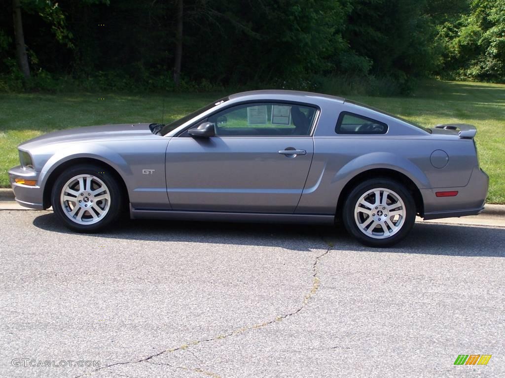 2006 Mustang GT Premium Coupe - Tungsten Grey Metallic / Dark Charcoal photo #2