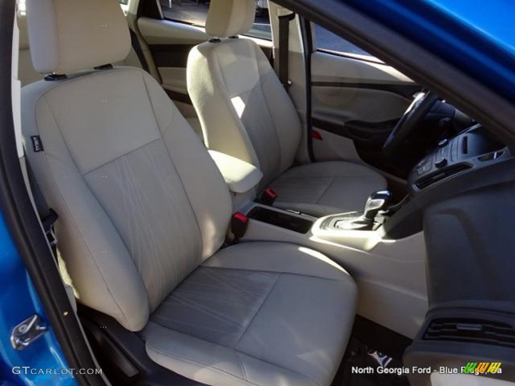 2015 Focus SE Sedan - Blue Candy Metallic / Medium Light Stone photo #13