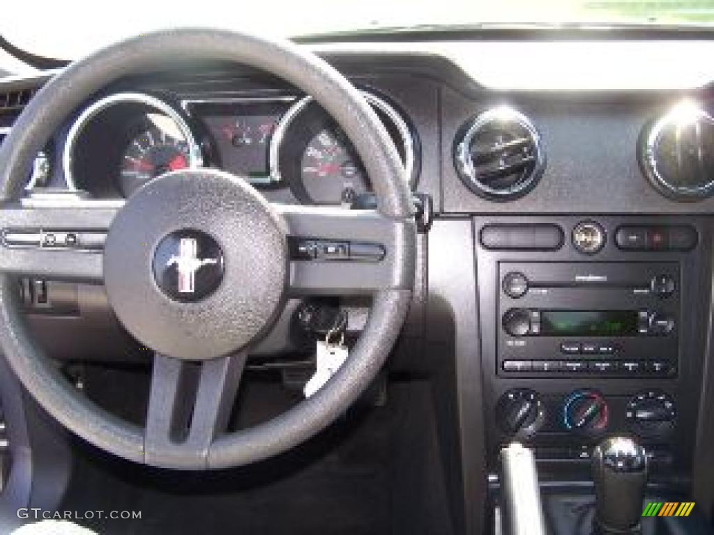 2006 Mustang GT Premium Coupe - Tungsten Grey Metallic / Dark Charcoal photo #53