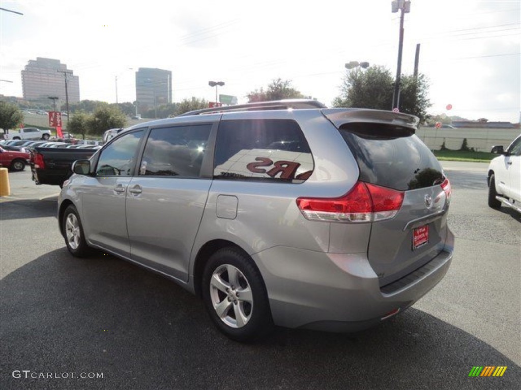 2014 Sienna LE - Silver Sky Metallic / Light Gray photo #6