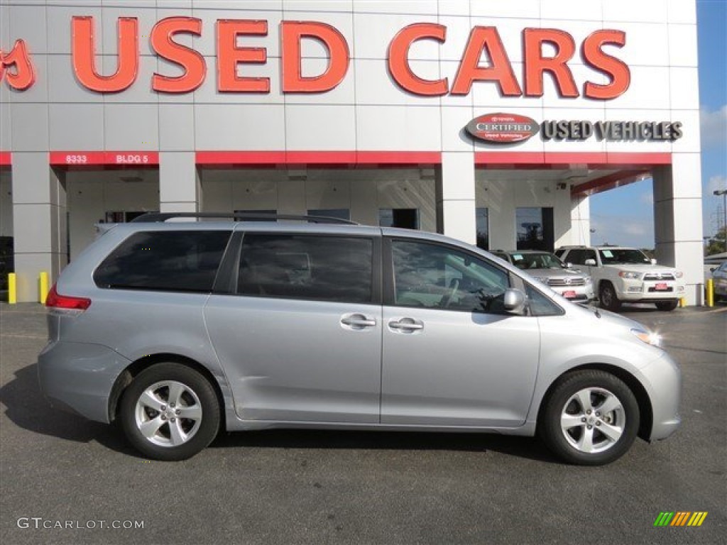 2014 Sienna LE - Silver Sky Metallic / Light Gray photo #9