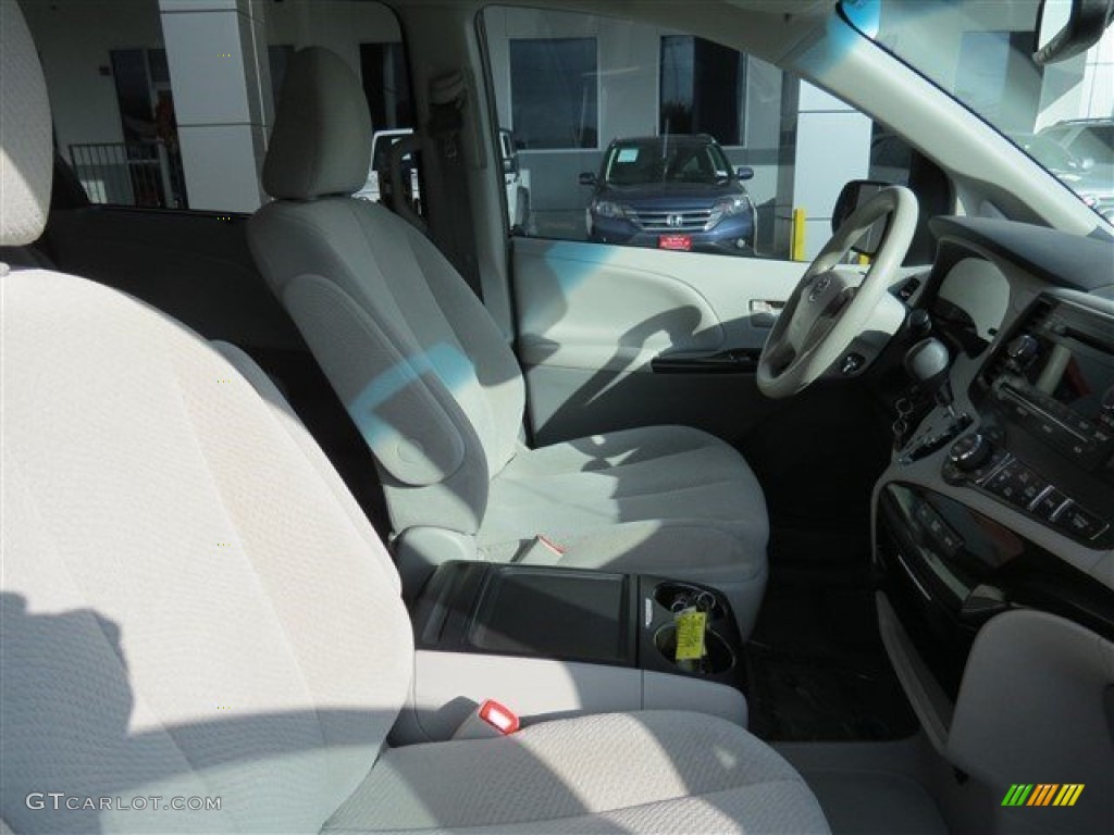 2014 Sienna LE - Silver Sky Metallic / Light Gray photo #18