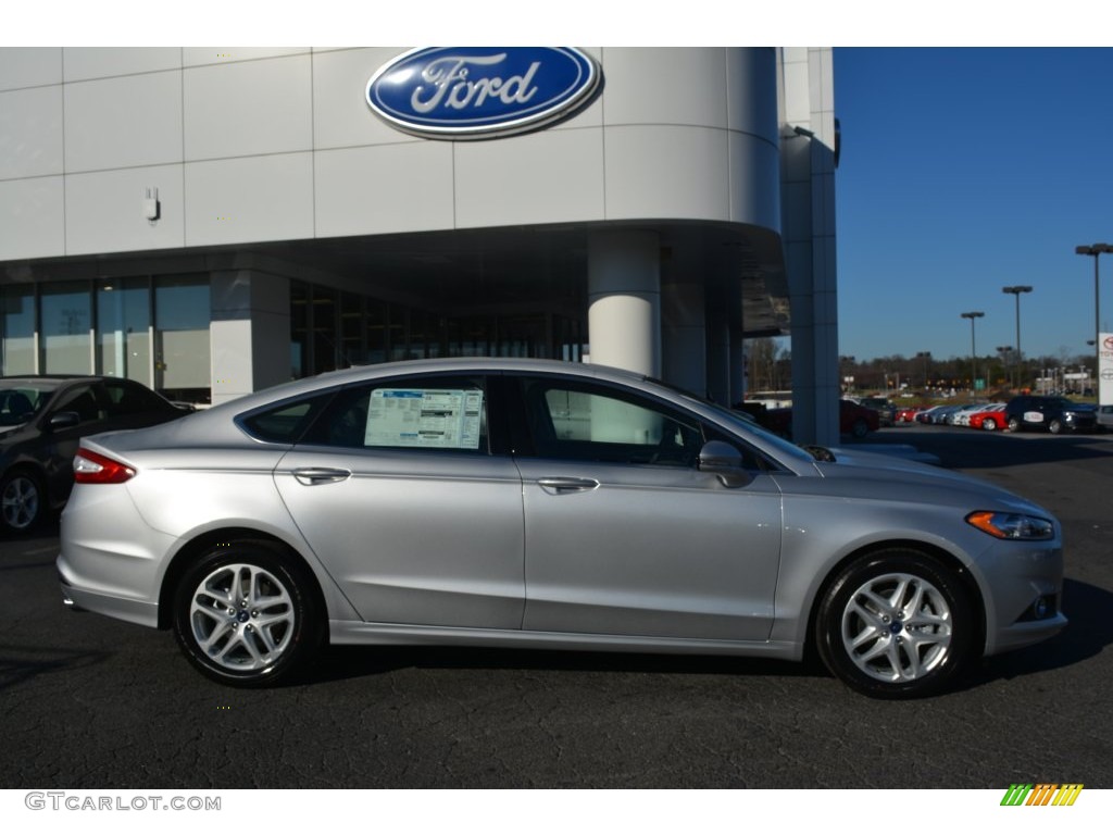 2016 Fusion SE - Ingot Silver Metallic / Charcoal Black photo #2