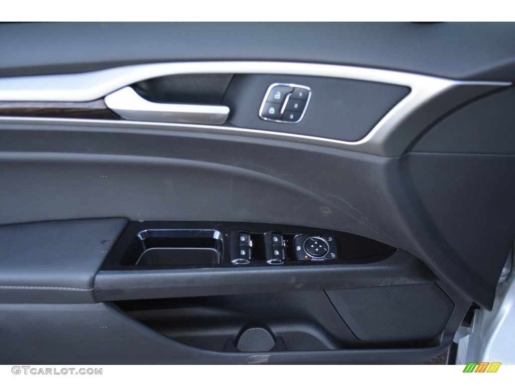 2016 Fusion SE - Ingot Silver Metallic / Charcoal Black photo #6