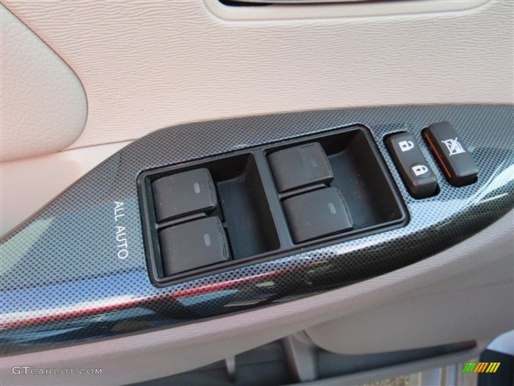 2012 Sienna SE - Predawn Gray Mica / Dark Charcoal photo #11