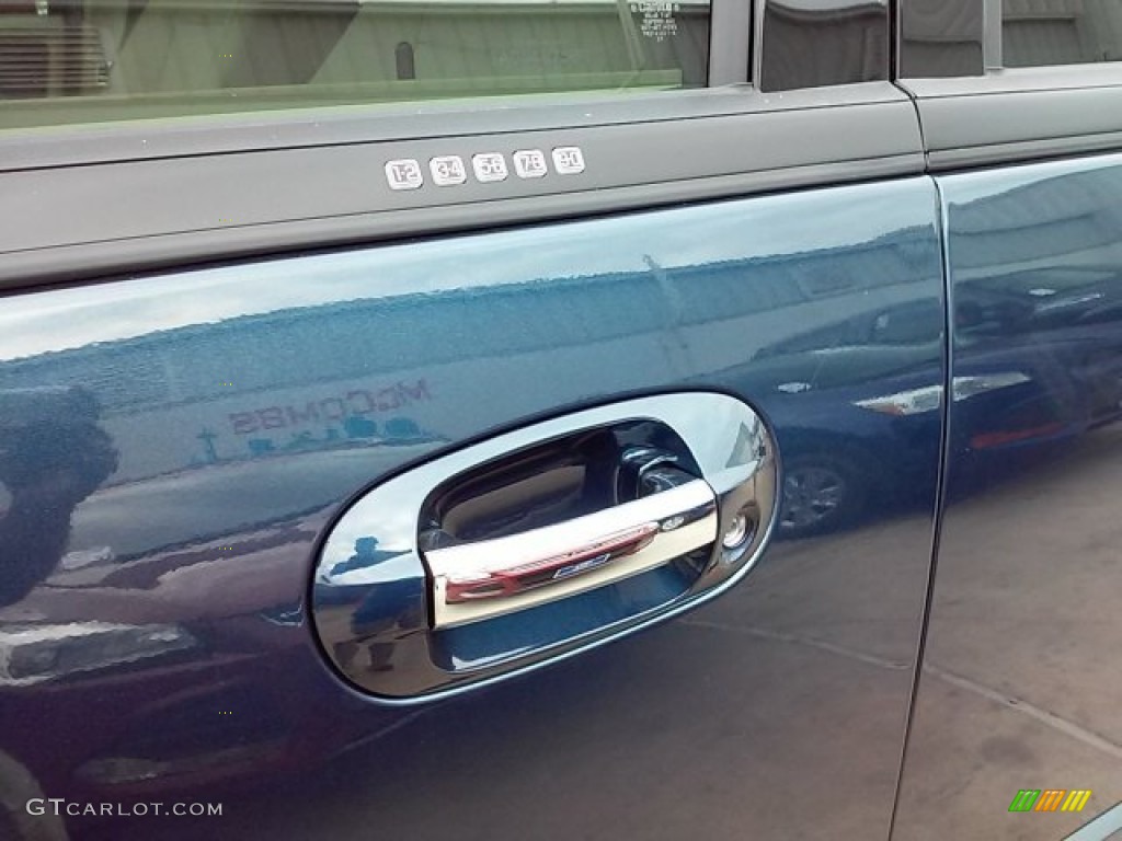 2016 Expedition XLT - Blue Jeans Metallic / Dune photo #10