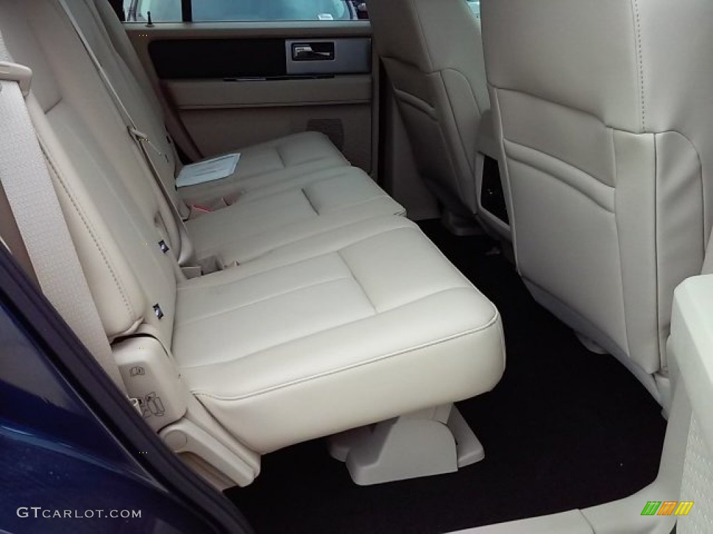 2016 Expedition XLT - Blue Jeans Metallic / Dune photo #19