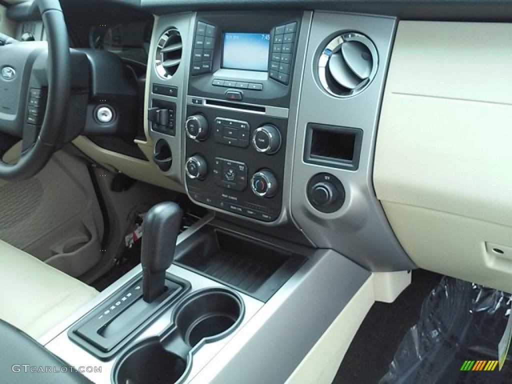 2016 Expedition XLT - Blue Jeans Metallic / Dune photo #27