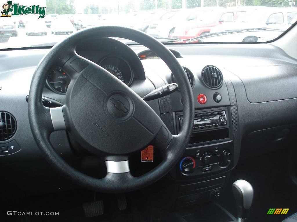 2007 Aveo 5 LS Hatchback - Medium Gray / Charcoal Black photo #11
