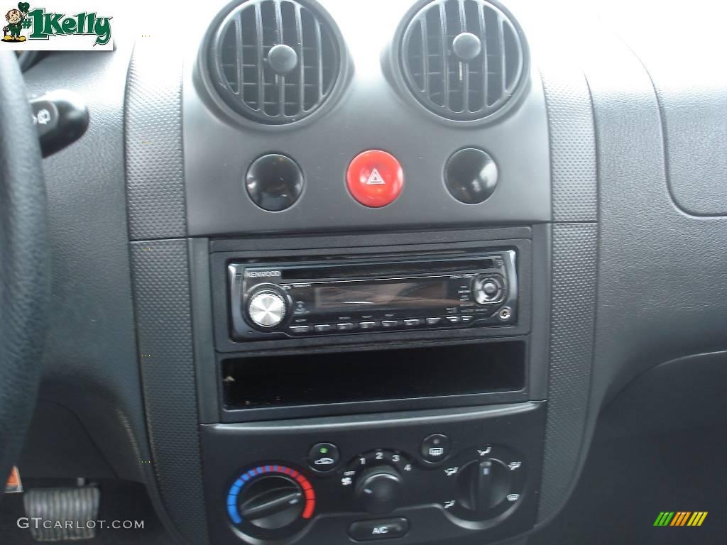 2007 Aveo 5 LS Hatchback - Medium Gray / Charcoal Black photo #17