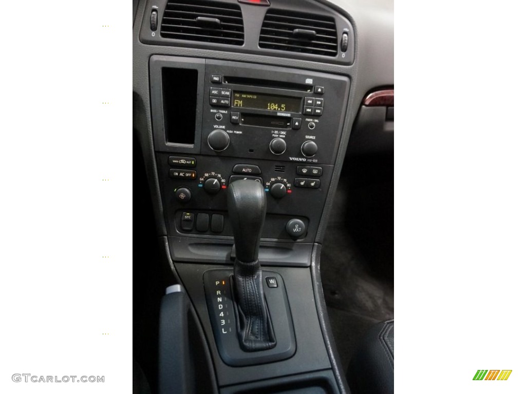 2004 V70 2.5T - Nautic Blue Metallic / Taupe photo #36