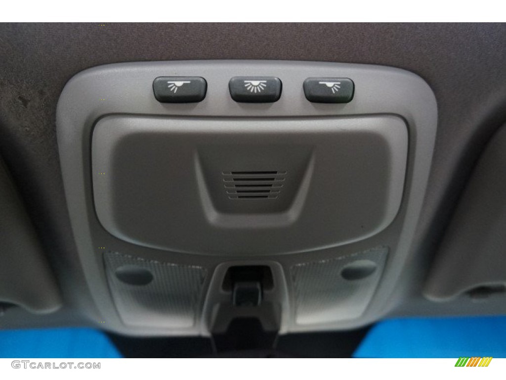 2004 V70 2.5T - Nautic Blue Metallic / Taupe photo #40