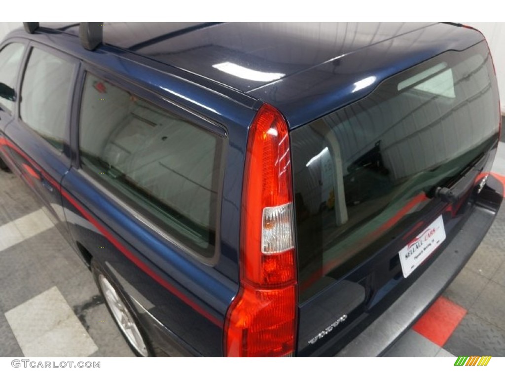 2004 V70 2.5T - Nautic Blue Metallic / Taupe photo #82