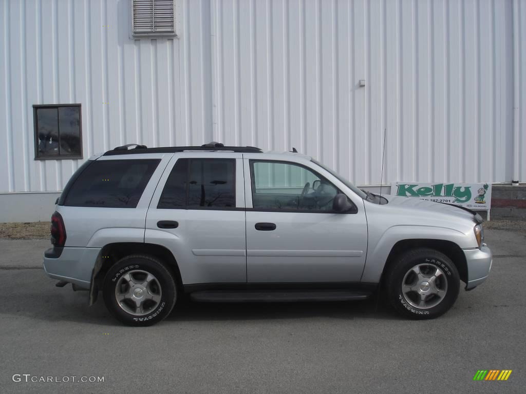 Silverstone Metallic Chevrolet TrailBlazer