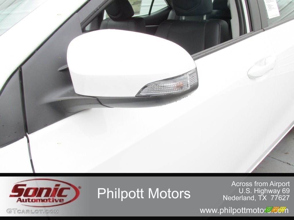 2016 Corolla S Plus - Super White / Black photo #12