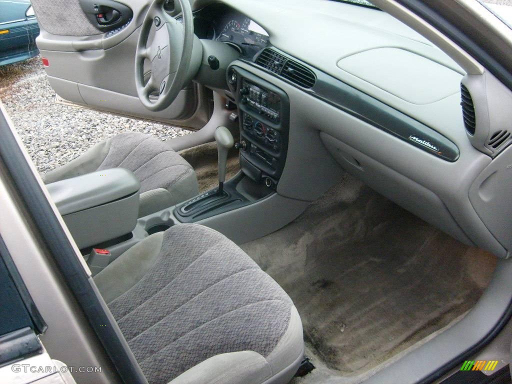 2000 Malibu Sedan - Sandrift Metallic / Gray photo #7