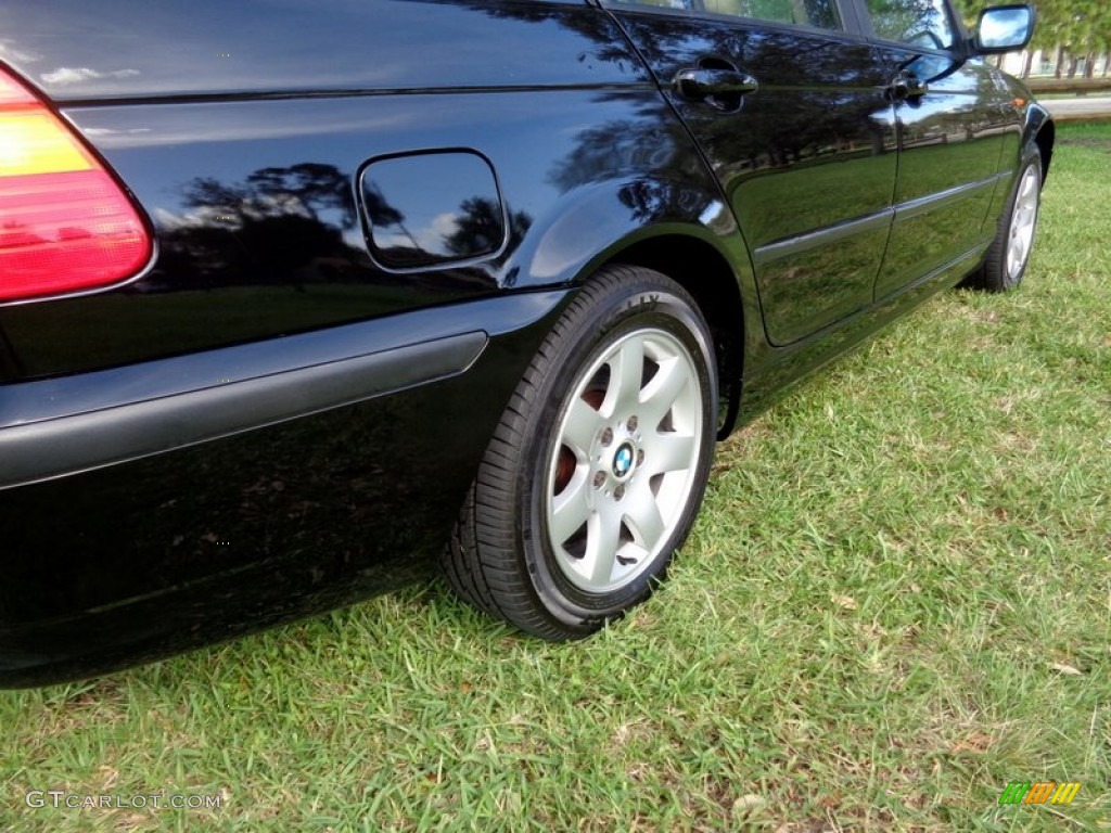 2003 3 Series 325xi Sedan - Jet Black / Sand photo #40