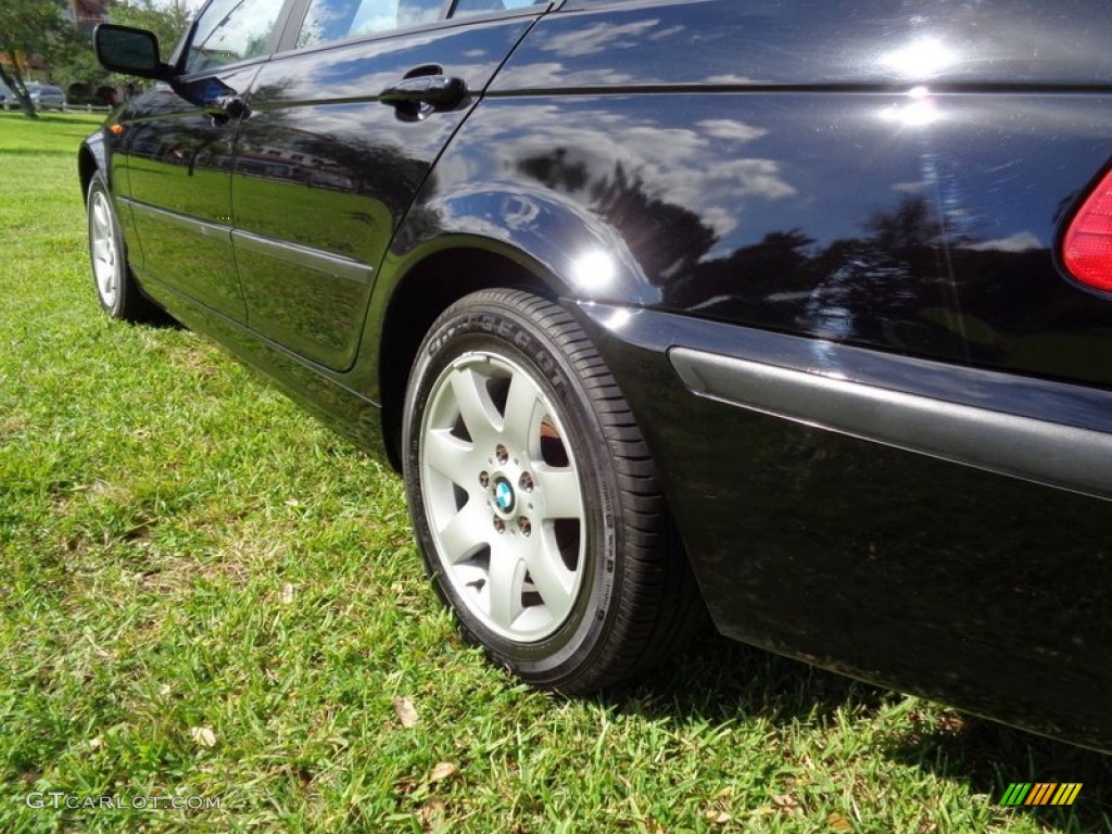 2003 3 Series 325xi Sedan - Jet Black / Sand photo #47