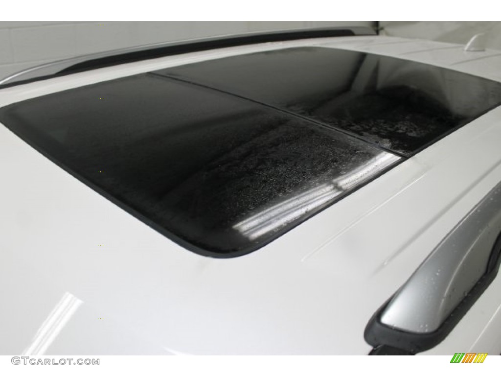 2016 Explorer XLT 4WD - Oxford White / Ebony Black photo #8