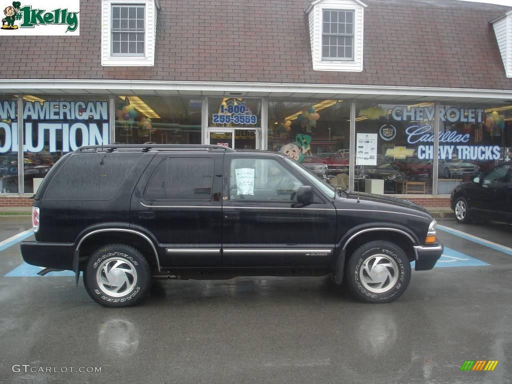 2001 Blazer LT 4x4 - Onyx Black / Medium Gray photo #1