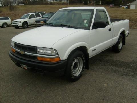 2001 Chevrolet S10 Regular Cab Data, Info and Specs