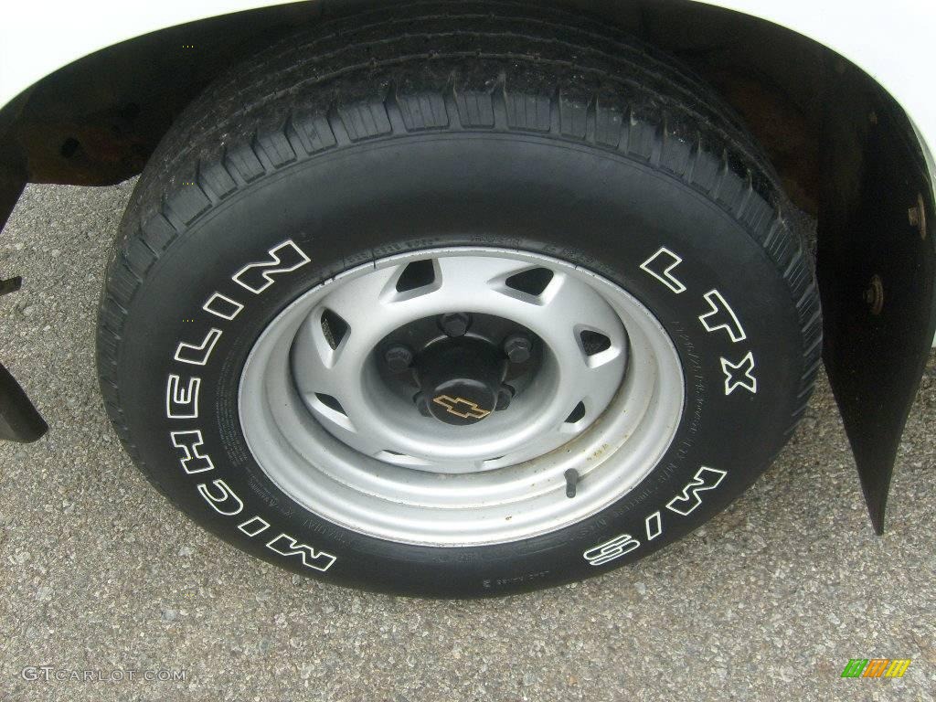 2001 S10 Regular Cab - Summit White / Medium Gray photo #9