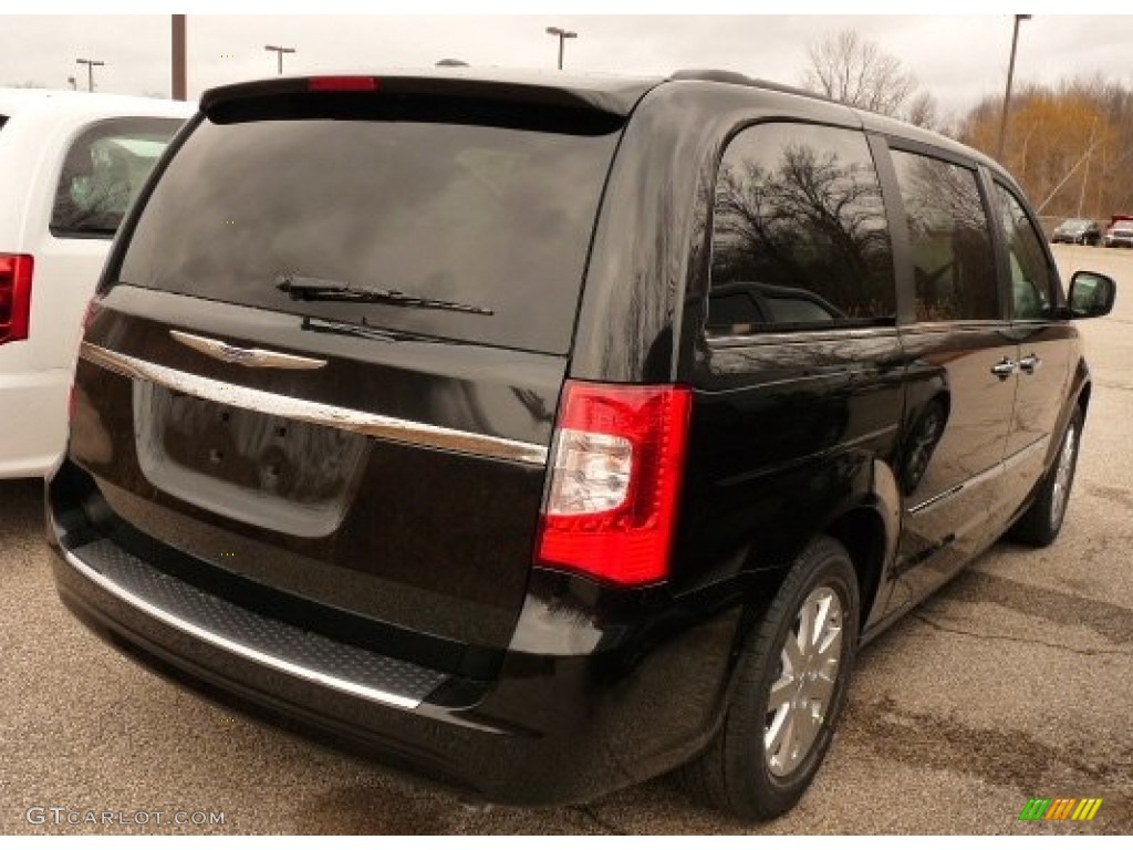 2016 Town & Country Touring - Brilliant Black Crystal Pearl / Black/Light Graystone photo #1