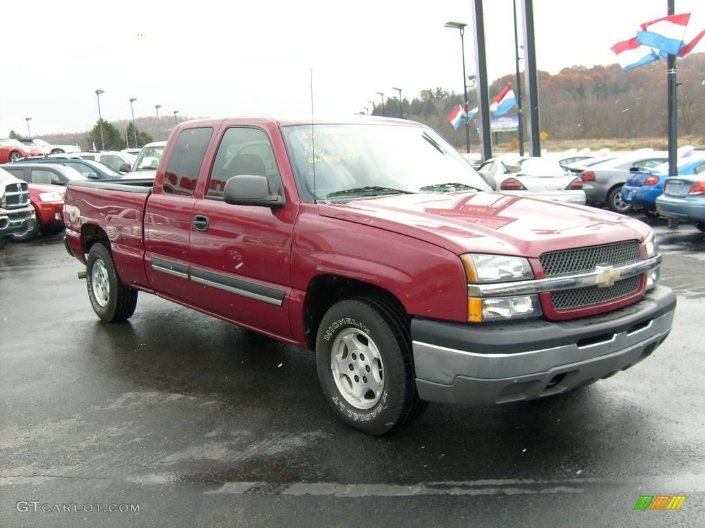 2004 Silverado 1500 LS Extended Cab - Sport Red Metallic / Dark Charcoal photo #7