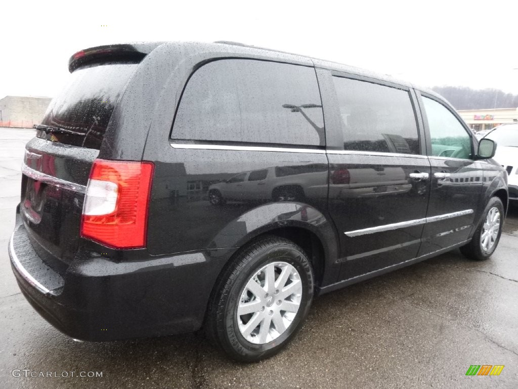 2016 Town & Country Touring - Brilliant Black Crystal Pearl / Black/Light Graystone photo #5