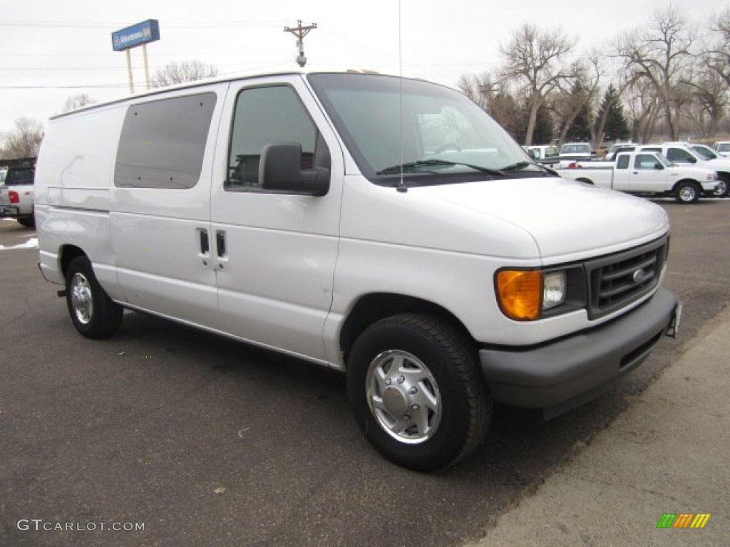 Oxford White 2004 Ford E Series Van E150 Commercial Exterior Photo #109491479