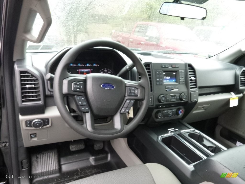 2016 F150 XL SuperCab 4x4 - Shadow Black / Medium Earth Gray photo #9