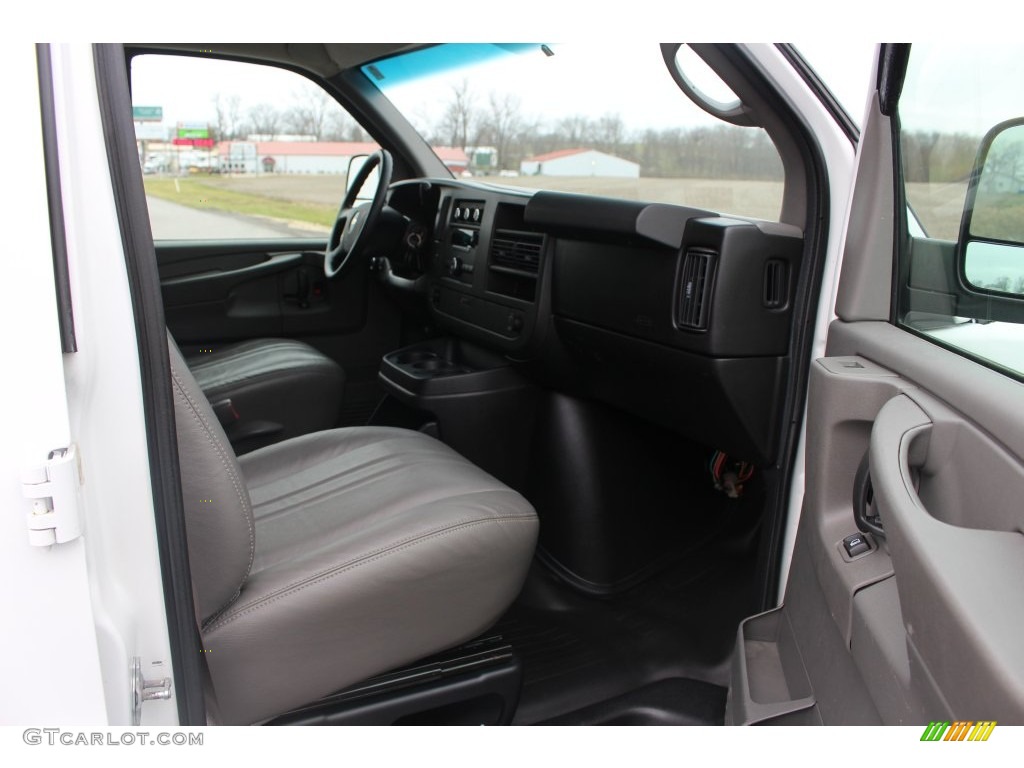 2009 Express 1500 Cargo Van - Summit White / Medium Pewter photo #16
