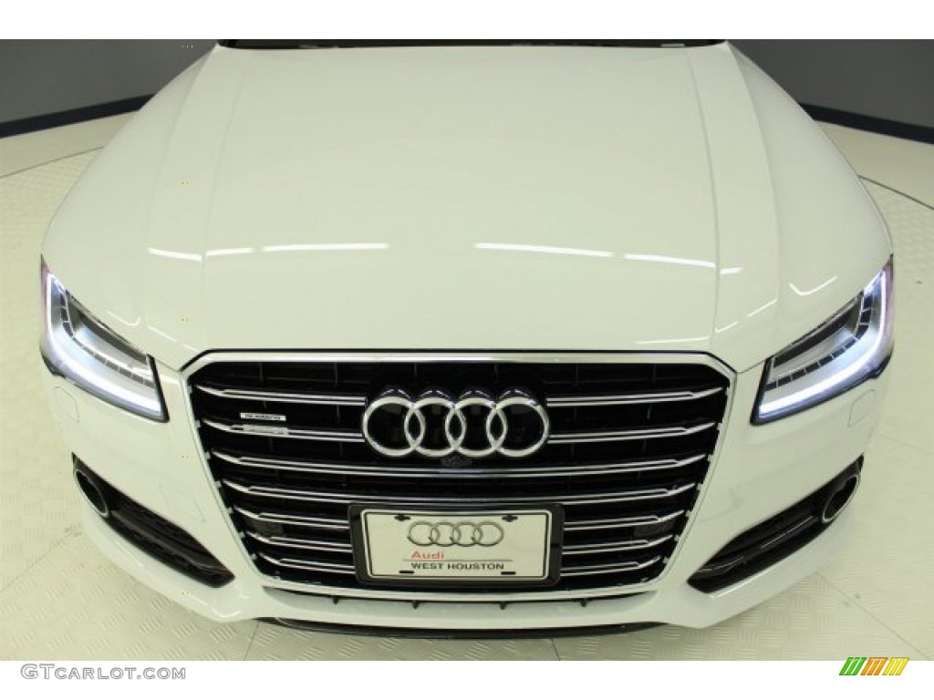 2016 A8 L 4.0T quattro - Glacier White Metallic / Black photo #2