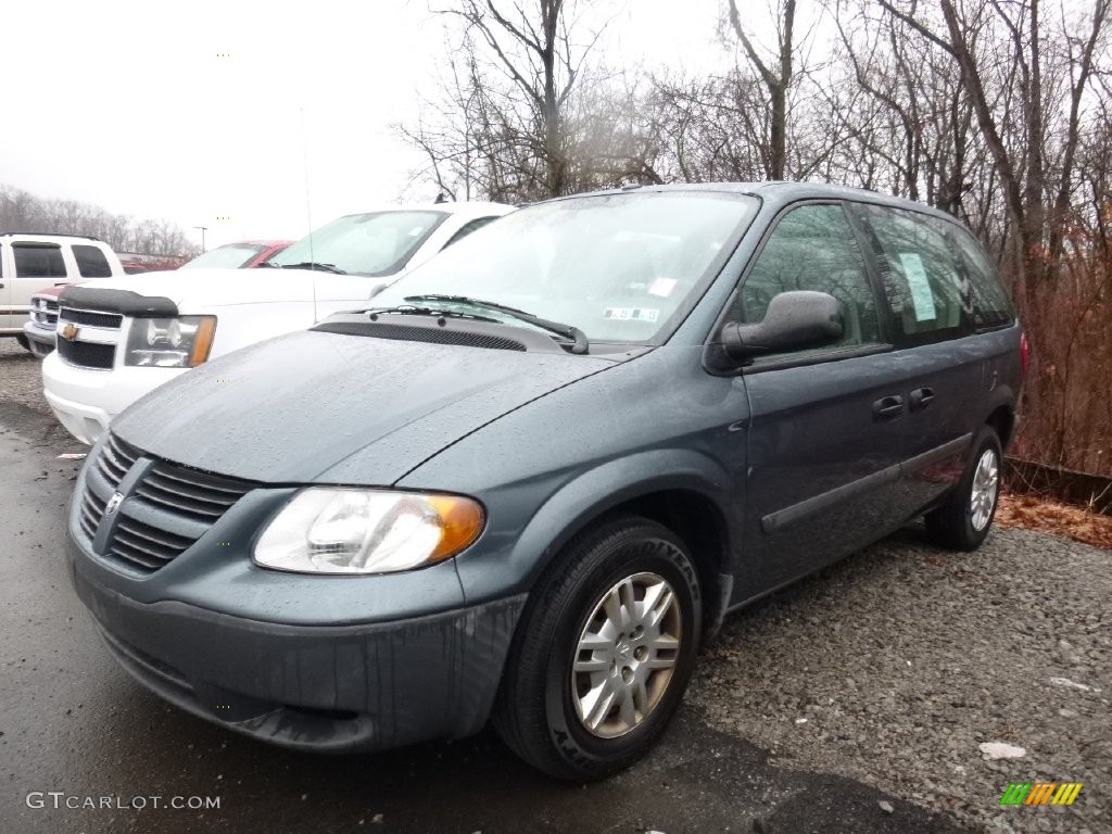 2006 Caravan SE - Magnesium Green Pearl / Medium Slate Gray photo #1