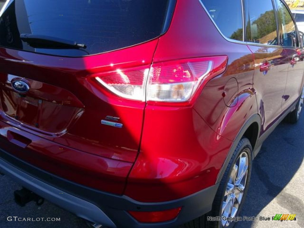 2016 Escape SE 4WD - Ruby Red Metallic / Medium Light Stone photo #37