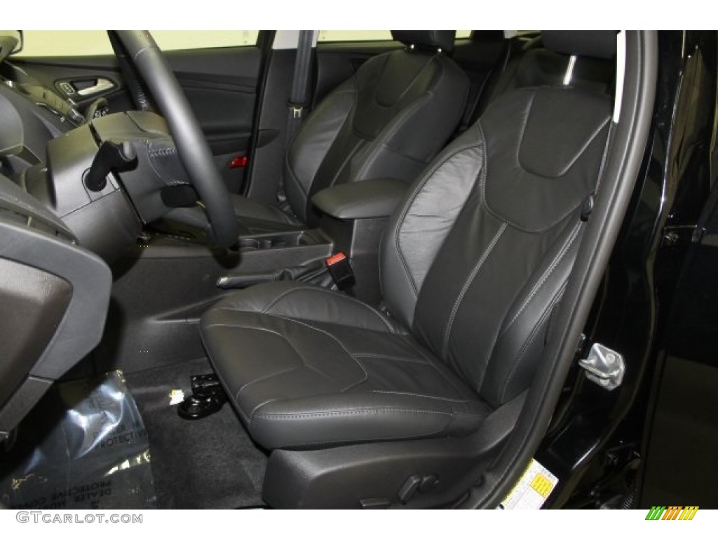 2016 Focus SE Hatch - Shadow Black / Charcoal Black photo #10