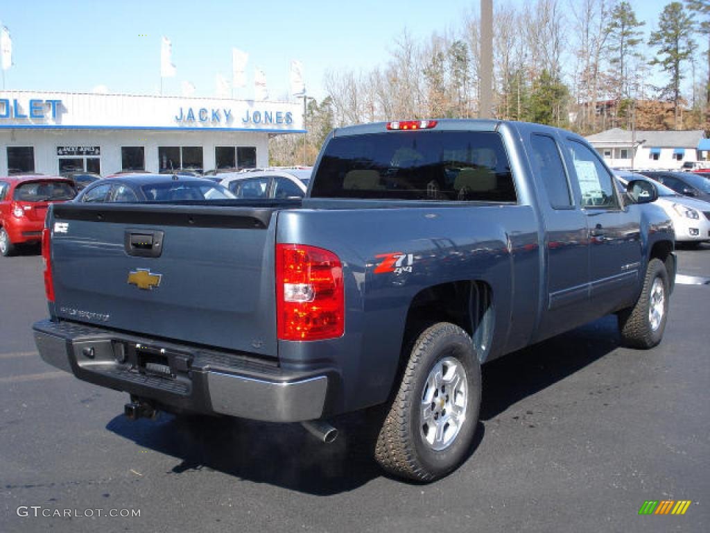 2009 Silverado 1500 LT Extended Cab 4x4 - Blue Granite Metallic / Light Titanium photo #3