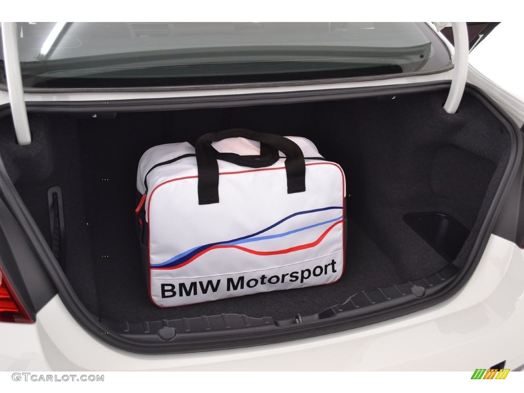 2016 BMW 5 Series 535i Sedan Trunk Photos