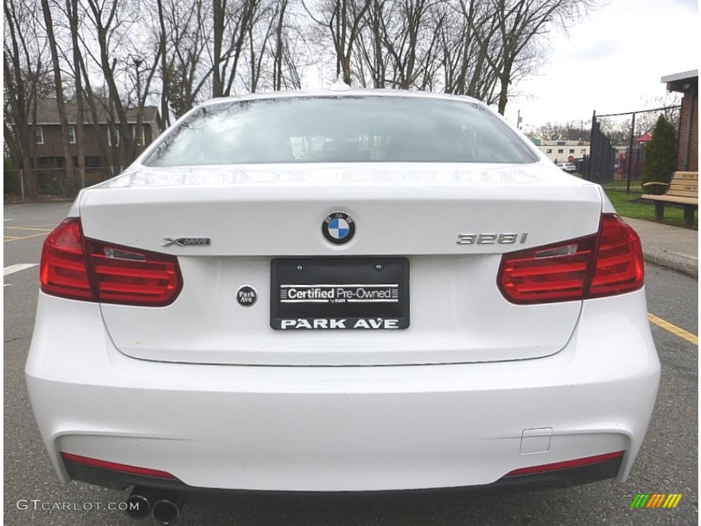 2013 3 Series 328i xDrive Sedan - Alpine White / Black photo #4