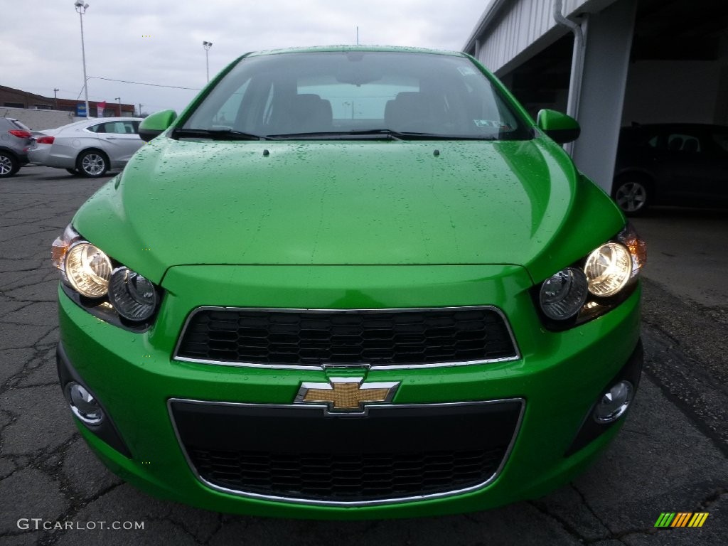 2016 Sonic LT Sedan - Dragon Green Metallic / Jet Black/Dark Titanium photo #8